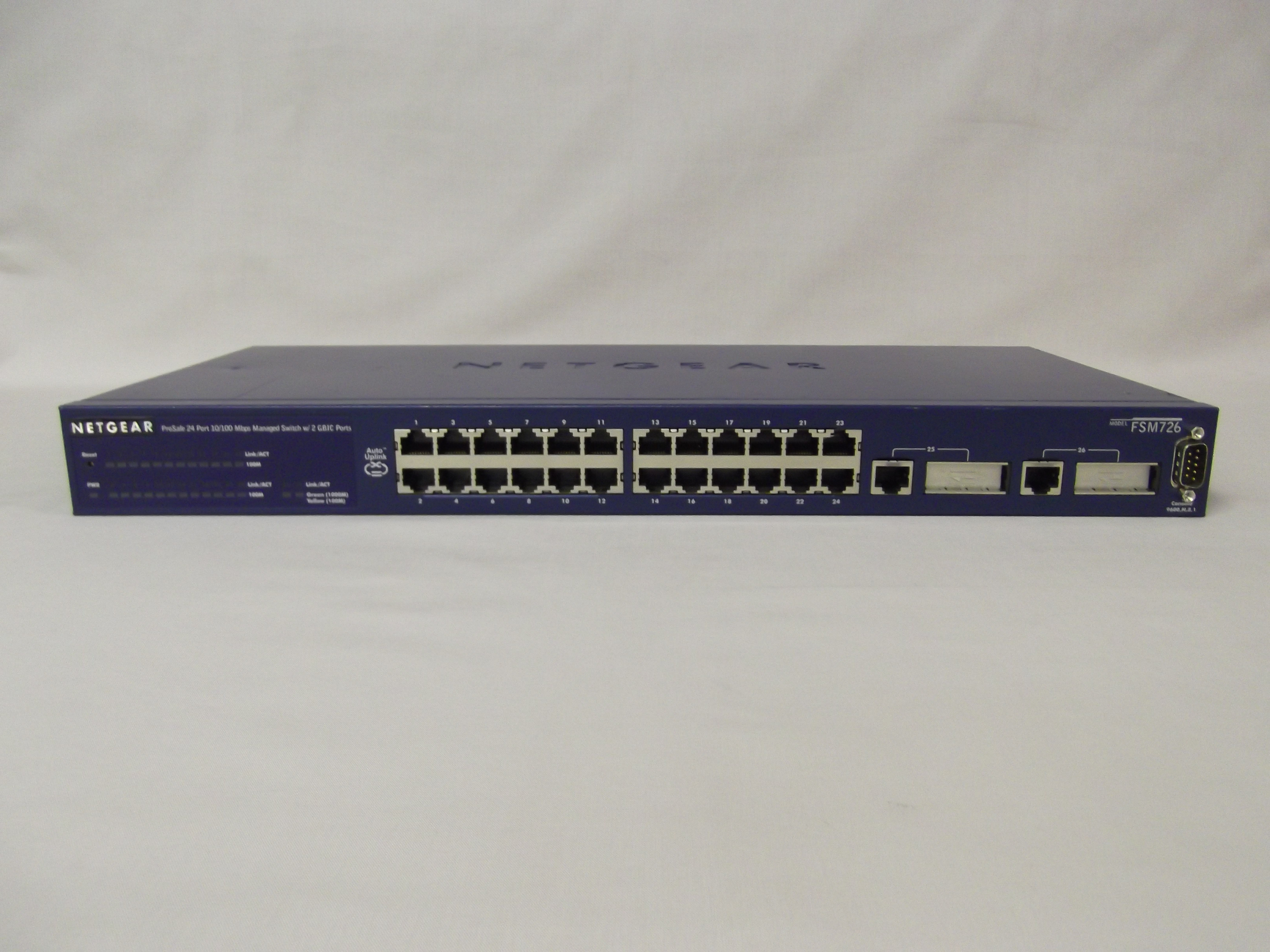 NETGEAR Prosafe FSM726 24-Port 10/100 L2 Mananged Switch + 2 Combo 