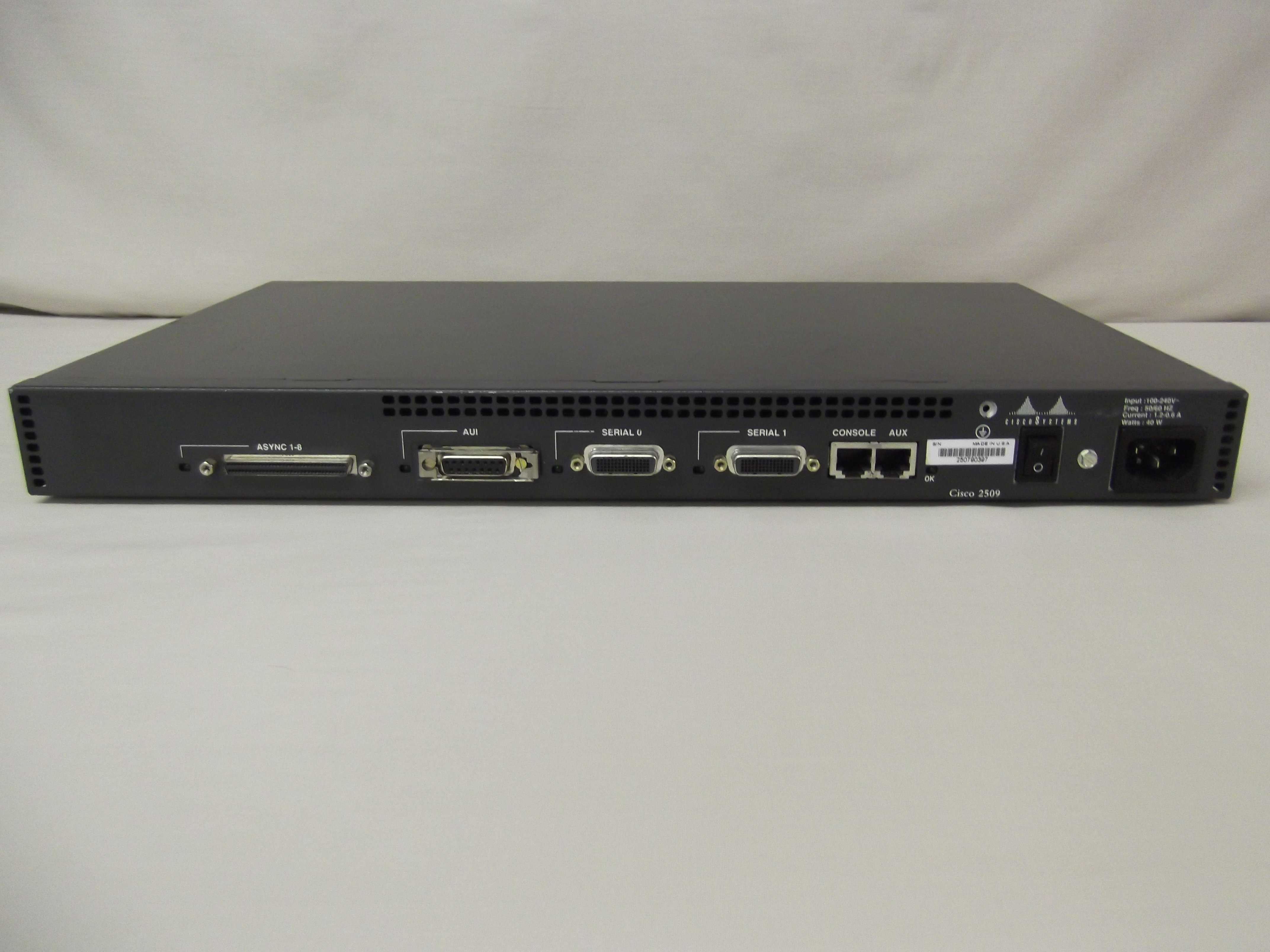 Роутер сервер купить. Cisco 2500 Router. Cisco 2509. Cisco as2509-RJ. Cisco 2500 комплектация.